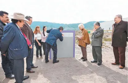  ??  ?? Colocó la primera piedra de la Academia Interameri­cana de Derechos Humanos. ESPECIAL