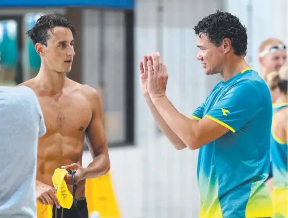  ?? Picture: LIAM KIDSTON ?? Jacco Verhaeren with Gold Coast star Cameron McEvoy training at Sleeman Sports Complex, Chandler.