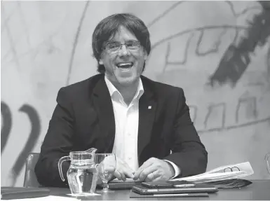  ?? Foto: Quique García, dpa ?? Carles Puigdemont lachte am 4. Oktober 2016 und lacht immer weiter.