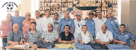  ?? /FOTOS: CORTESÍA ?? Delegación de Juvenil Platense en la conferenci­a de prensa en Guayaquil, Ecuador.