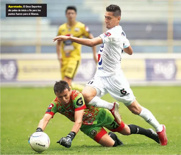  ??  ?? Apretado. El Once Deportivo dio pelea de inicio a fin pero los puntos fueron para el Alianza.