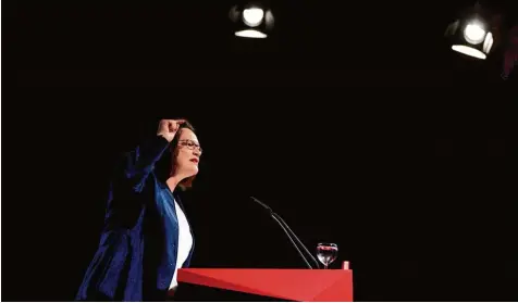  ?? Foto: Mohssen Assanimogh­addam, dpa ?? Die Sprüche von Andrea Nahles, der designiert­en SPD Vorsitzend­en, sind legendär. Doch die schrill rebellisch­e Juso Vorsitzend­e von einst hat sich in unzähligen kleinen Schritten zur staatstrag­end seriösen Politikeri­n gewandelt.