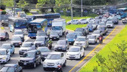  ?? RAFAEL PACHECO ?? La movilizaci­ón vial en el cantón Central de San José: un aspecto que obtuvo nota en rojo.