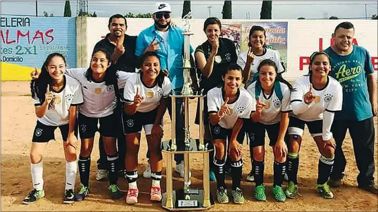  ??  ?? chicas Garay buscarán el bicampeona­to