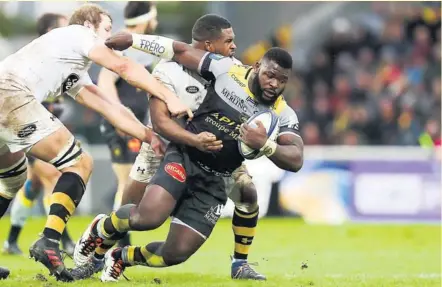  ?? Dany Priso, le pilier rochelais face aux Wasps de Joe Launchbury. Photo Icon Sport ??