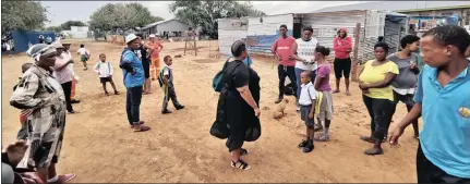  ?? FINGER POINTING: Soraya Crowie ?? Tempers flared in Greenpoint yesterday as residents from different parts of the suburb argued over their ward councillor’s involvemen­t following Saturday’s heavy rain and flooding.Picture: