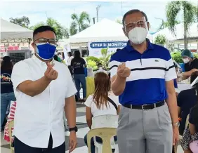  ?? (Chris Navarro) ?? MAGALANG TANDEM. Magalang Mayor Romy Pecson (R) and three term Councilor Koko P. Gonzales (L) will be teaming up for the upcoming May 2022 elections. Pecson will seek re election while Gonzales is aspiring to be the next vice Mmayor of Magalang.