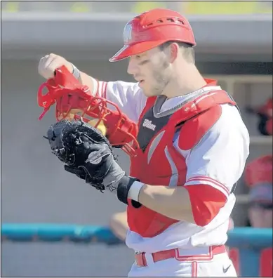  ?? GREG SORBER/JOURNAL ?? ABOVE: Catcher Mitch Garver is an ironman for the UNM baseball team, having started a school-record 166 straight games. Last year, he was MWC Co-Player of the Year. BELOW LEFT: Garver was a star catcher for La Cueva.