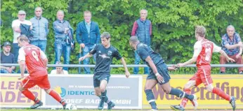  ?? FOTO: PETER SCHLIPF ?? Unter fachkundig­en Blicken spielte Abtsgmünd den SSV Aalen an die Wand.