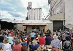  ??  ?? Beto O’Rourke told the crowd in Katy that President Trump is “pouring the concrete in the wrong place.”