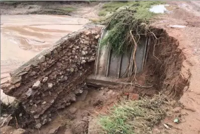  ?? ?? A hailstorm left Gwamayaya bridge severely damaged in Nkayi, Matabelela­nd North province, recently