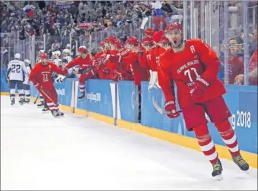  ??  ?? KOVALCHUK, LÍDER. El ‘71’ ruso le hizo un doblete al Team USA y quiere llevar a su país al oro en Corea.