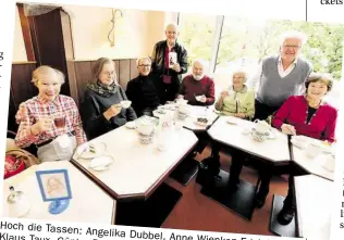  ?? BILD: AHLERS ?? Hoch die Tassen: Angelika Dubbel, Klaus Taux, Günter Anne Wienken,Erich Bartels Brüning, Waltraut Wiede, (v.l) genossen Bredfeld, Heinz und ihren Tee beim 175. Heidi Klönsnack.