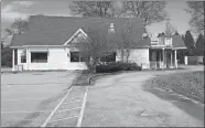  ?? JOE WOJTAS/THE DAY ?? The Stonington Planning and Zoning Commission has approved a permit to reopen this vacant commercial building at 148 S. Broad St. in Pawcatuck into a pastry and coffee shop.