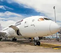  ??  ?? Thai Airways’ Boeing 787-9 Dreamliner flies between Auckland and Bangkok.