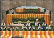  ?? KENNY HOLSTON — THE ASSOCIATED PRESS ?? G20 leaders pay their tributes at the Rajghat, a Mahatma Gandhi memorial, in New Delhi, India, Sunday.