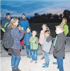  ?? SZ- FOTO: SOMM ?? Sybille Regina Braun führt durch die Nacht.