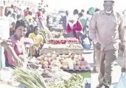  ??  ?? FILE PHOTO: Street vendors in Lusaka