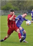  ?? FOTO: E. BERNDT ?? FCN-Kapitän Kevin Stübke (rechts) verlor mit seiner Mannschaft gegen Waren.