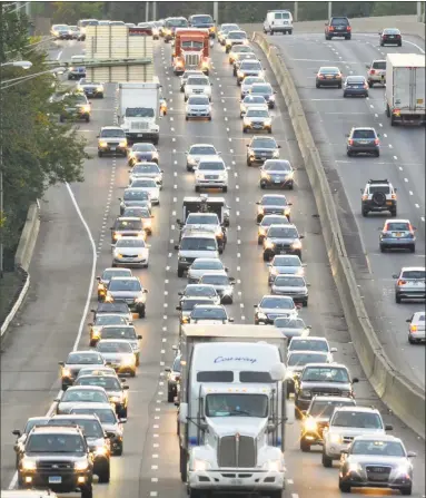  ?? Jason Rearick / Hearst Connecticu­t Media ?? Traffic moves along Interstate 95 through Stamford.