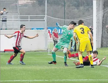  ?? FOTO: MIREYA LÓPEZ ?? Sin encajar goles El Bilbao Athletic se impuso a Osasuna B en Lezama hace poco más de una semana
