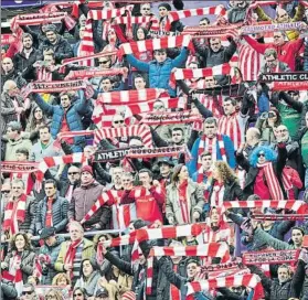  ?? FOTO: JUAN ECHEVERRÍA ?? Apoyo masivo La afición rojiblanca se dejó notar de nuevo en Valladolid