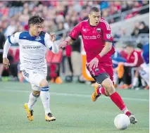  ?? WAYNE CUDDINGTON ?? Onua Thomas Obasi, right, is on the mend and looking to get back into the lineup of the Ottawa Fury, who will play host to Jacksonvil­le Armada FC in NASL action Saturday.