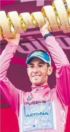  ?? Foto: Getty Images ?? Obhájce Média jej pohřbívala, ale Vincenzo Nibali „vstal z mrtvých“a vyhrál loňské Giro s týmem Astana. Nyní jede za Bahrain Merida.