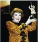  ?? ?? Claudette Colbert contó, en 1990, que lo pondría junto a su Oscar por ‘Sucedió una noche’.