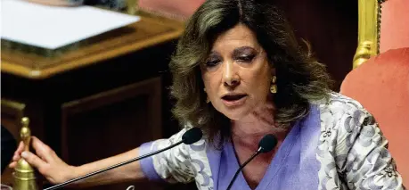  ??  ?? In Aula
Maria Elisabetta Alberti Casellati, di Forza Italia, è presidente del Senato nella XVIII legislatur­a: è stata eletta il 24 marzo 2018
