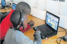  ?? Picture: SIPHOKAZI VUSO ?? CYBER WONDERS: The Chintsa East Community Learning Centre offers a computer hub and book exchange to the Chintsa community