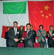  ??  ?? Veneto-Cina L’inaugurazi­one dello stabilimen­to del Gruppo Wanbao a Mel, dove la multinazio­nale cinese ha rilevato la storica Acc (ex Zanussi)