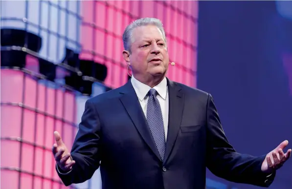  ??  ?? O antigo vice-presidente dos EUA, Al Gore, esteve no palco principal em 2017 onde falou sobre a crise climática e o papel da tecnologia.