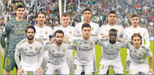  ??  ?? Kroos, Modric y Valverde (de pie) e Isco y Modric (agachados), en el once inicial del Madrid en la final de Yeda ante el Atlético.