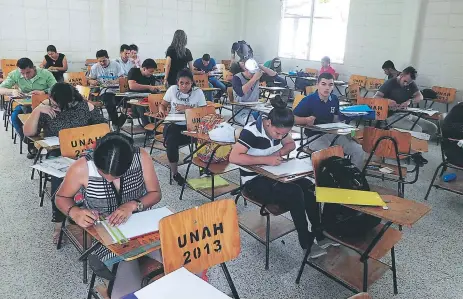  ?? FOTO: MARLIN HERRERA ?? Hasta ahora, 26 alumnos han optado por estudiar Administra­ción de Empresas, siguiendo la exigencia del mercado laboral del sur.