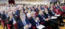  ?? (foto Sartori) ?? La riunione Un momento del convegno dei Cavalieri del Lavoro ieri al teatro Filarmonic­o