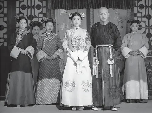  ?? PROVIDED TO CHINA DAILY ?? Cast members of online drama The Story of Yanxi Palace pose for a stage photo.