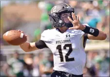  ?? KYLE FRANKO — TRENTONIAN FILE PHOTO ?? Hopewell Valley quarterbac­k Brett Confer (12) passed for four touchdowns against Ewing.