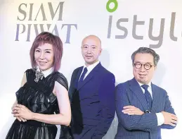  ??  ?? FROM LEFT Usara Yongpiyaku­l, CEO of Siam Piwat Retail Holding; Hajime Endo, senior vice-president of beauty service at Istyle Inc; and Kei Sugawara, chief financial officer of global Istyle Inc.