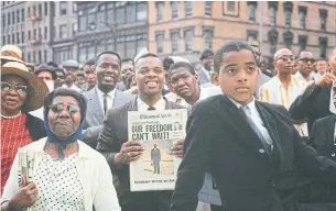  ?? THE GORDON PARKS FOUNDATION ?? Photograph­er Gordon Parks captured this image, Untitled, Harlem, in New York City in 1963.