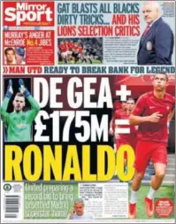  ??  ?? ‘Cristiano transfer shock’así
titulan los periódicos ingleses. El terremoto Cristiano vive uno de sus epicentros en Reino Unido. La posibilida­d de que el crack del Real Madrid regrese al Manchester United está acaparando estos días las portadas del...