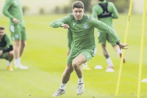  ??  ?? 0 New signing Kevin Nisbet joined his team-mates to start his pre-season at the Hibernian Training Centre at East Mains yesterday.