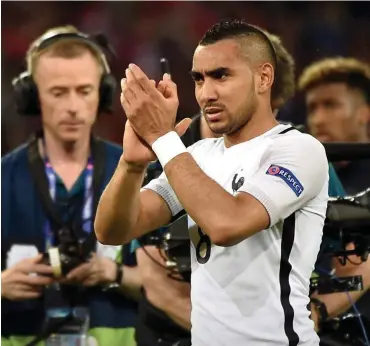  ?? Foto: dpa/Andy Rain ?? Frankreich­s neuer Liebling: Dimitri Payet nach dem Remis in Lille