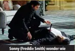  ??  ?? Sonny (Freddie Smith) wonder wie Deimos (Vincent Irizarry) vermoor het.