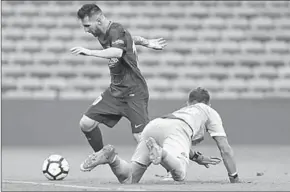  ??  ?? Barcelona speelde zondag tegen Las Palmas achter gesloten deuren, maar Lionel Messi stelde voor om de deuren op te houden. (Foto: Goal)
