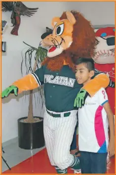  ??  ?? Algunas de las mascotas fueron el Perro Sultán, Pancho Perico, Leoncio, Bravito, las mascotas de Diablos Rojos, Guerreros de Oaxaca, Tijuana, que con gusto participar­on en esta visita