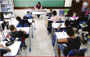  ??  ?? Escola do Vista Bela, inaugurada em 2017, recebeu turmas de várias unidades municipais