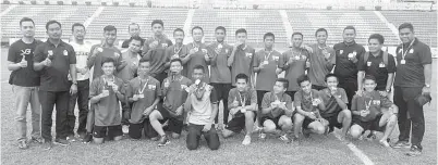  ??  ?? PASUKAN bola sepak bawah 15 tahun MSS Sabah muncul naib johan MSSM 2016 selepas dikecewaka­n pasukan Selangor 0 – 1 pada perlawanan akhir.