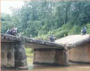  ??  ?? A bridge that caved in soon after its constructi­on at Raibiji in Chandrapur.