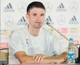  ?? FOTO: EFE ?? Thomas Müller El delantero de la selección alemana atendió ayer a los periodista­s